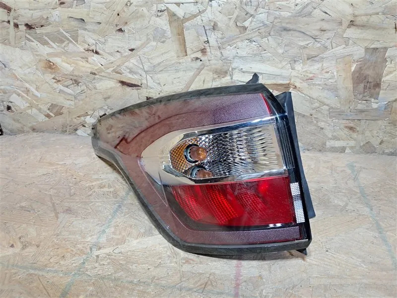 Calavera Exterior Izquierdo(a) Ford Escape 2019 5 Puertas