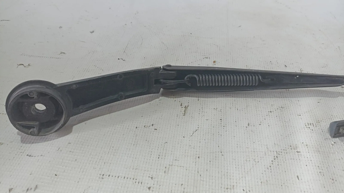 Brazo Limpiabrisas Lh  Ford Focus 2012-2018 Sedan 2.0 Aut. Derecho
