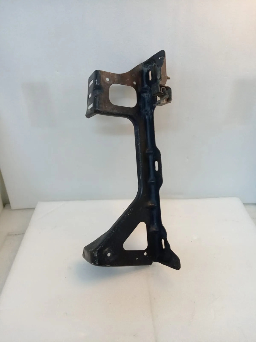 Soporte Derecho De Radiador Chev. Silverado 2007/2013.