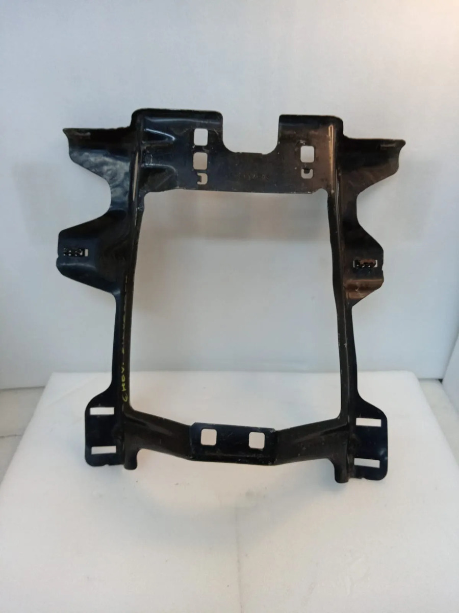 Soporte Radiador Chevrolet Silverado 2007/2013.