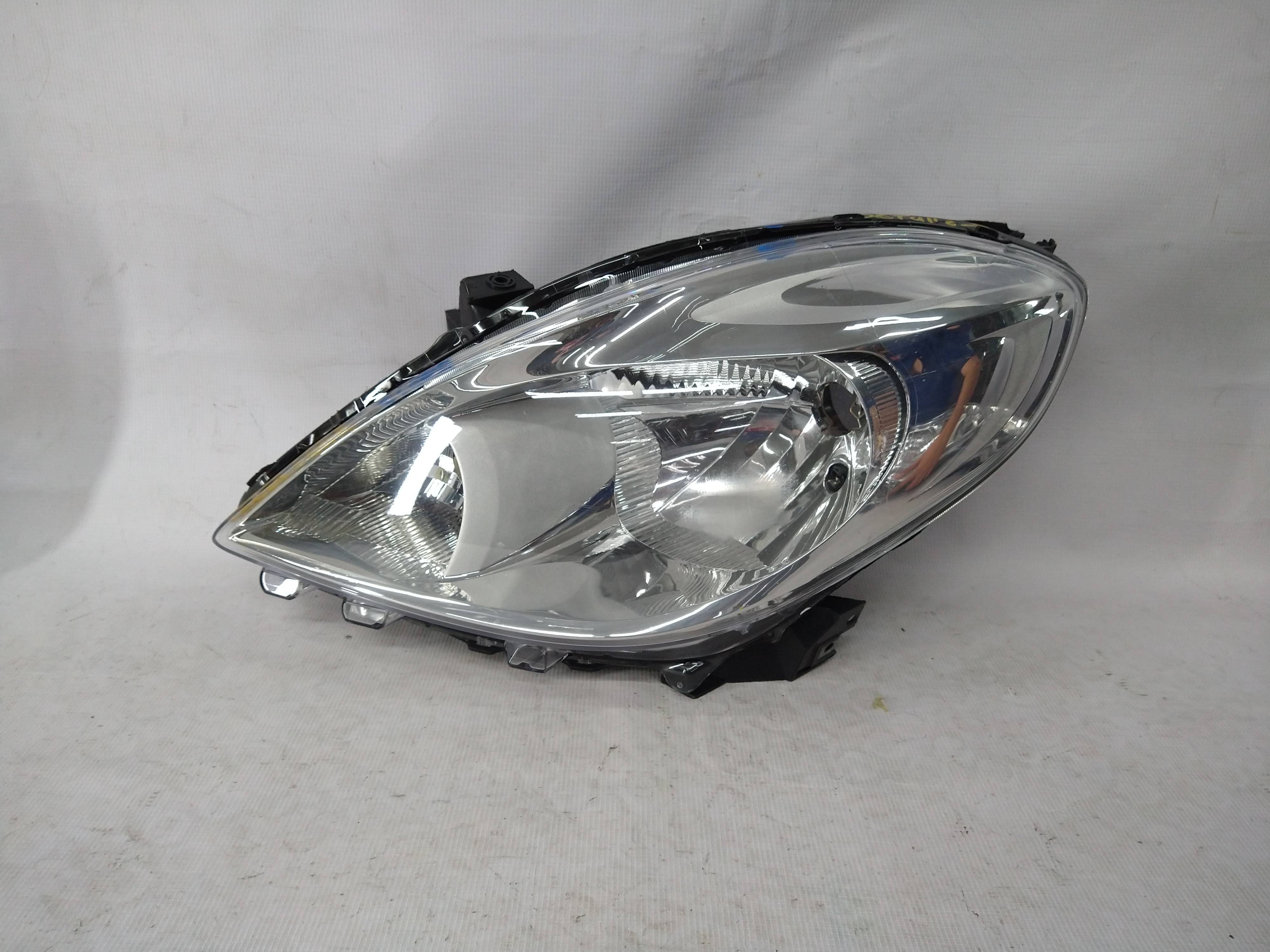 Nissan Versa 2012 - 2014 Faro Izquierdo Usado Original