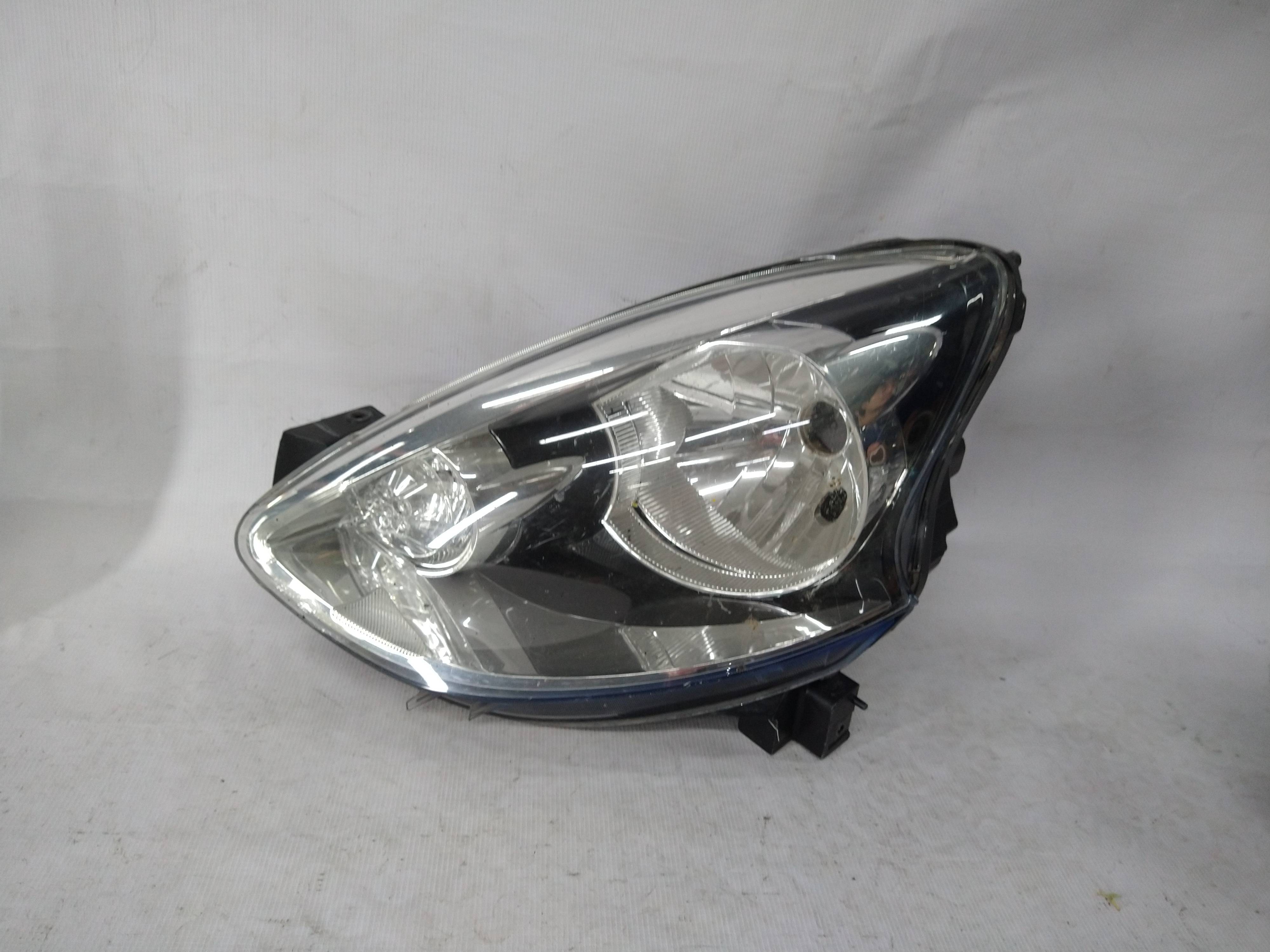 Nissan March 2015 - 2019 Faro Izquierdo Usado Original