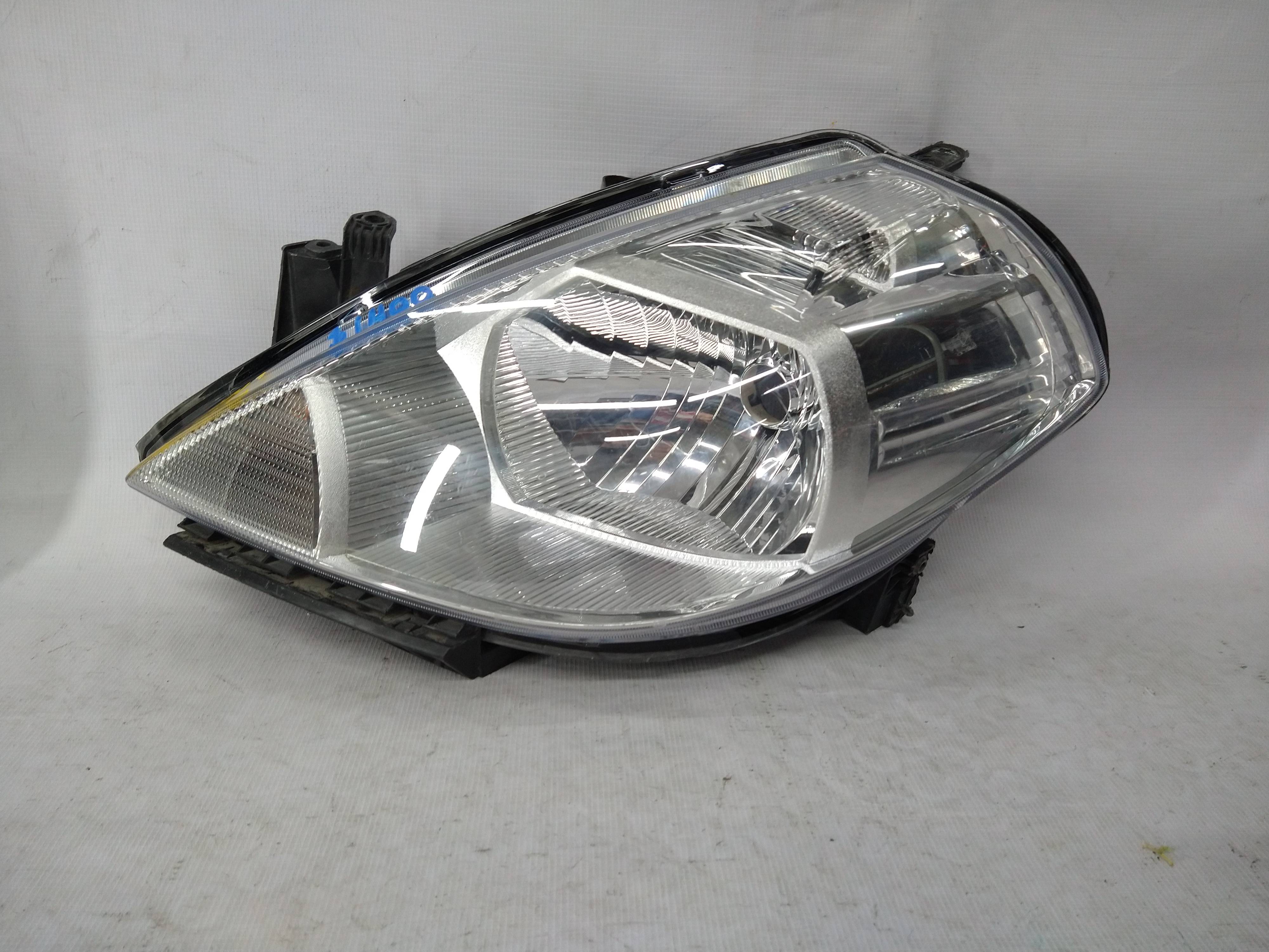 Nissan Tiida 2007 - 2017 Faro Derecho Usado Original
