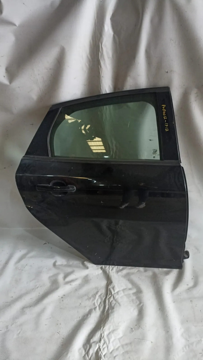 Puerta Trasera Rh Ford Focus 2012-2018 Sedan 2.0 Aut. Delantera Derecho Negro