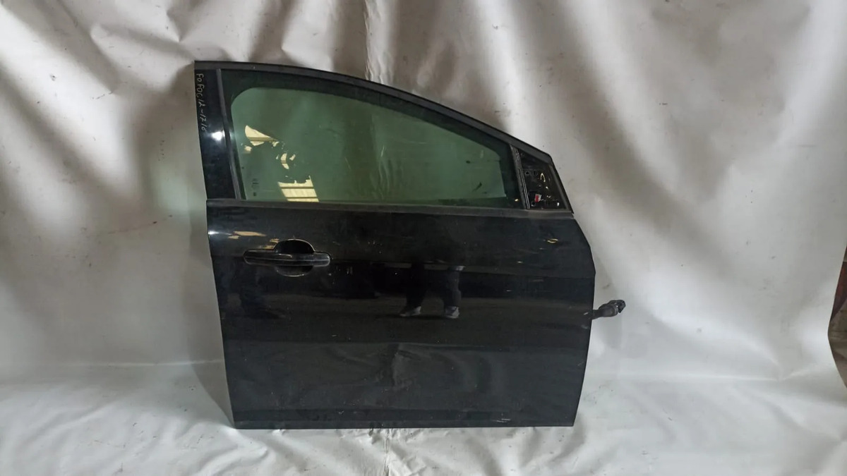 Puerta Delantera Derecha Ford Focus 2012-2018 Sedan 2.0 Delantera Derecho Negro