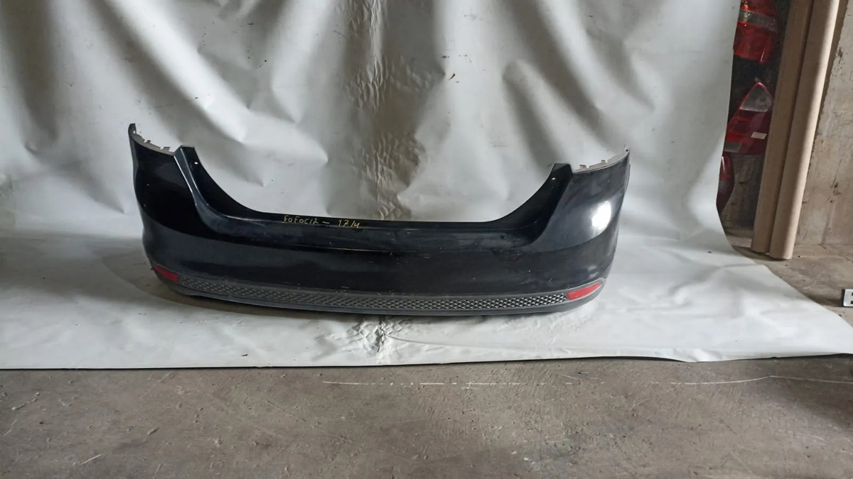 Facia Traseraford Focus 2012-2018 Sedan 2.0 Aut.