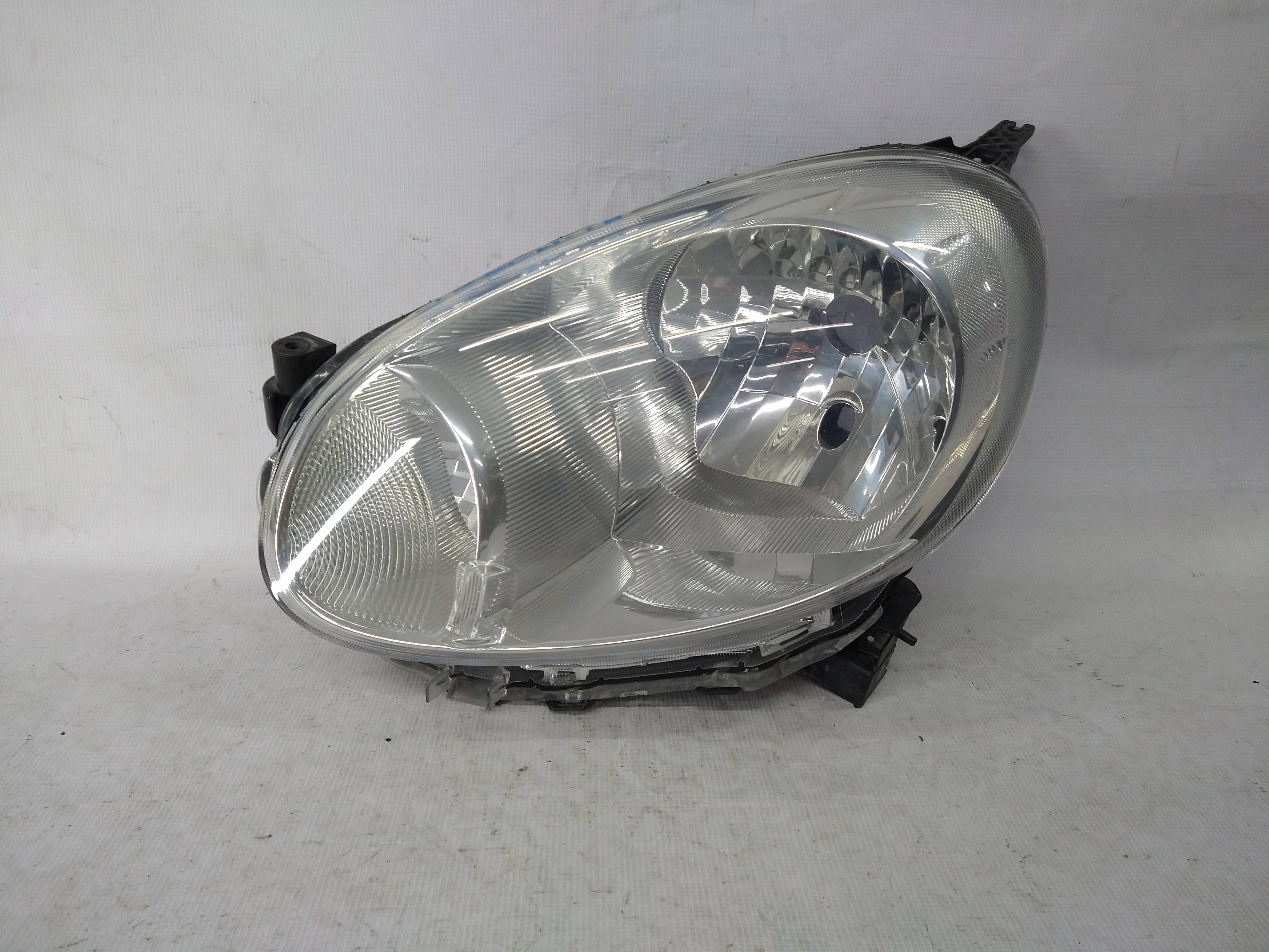 Nissan March 2012 - 2014 Faro Izquierdo Usado Original