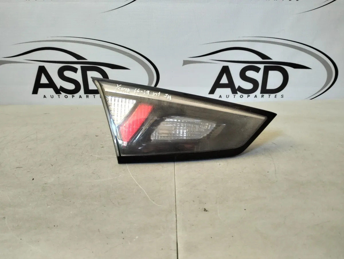 Intercalavera Izquierda Toyota Yaris 2016-2019 Original Izquierdo/conductor