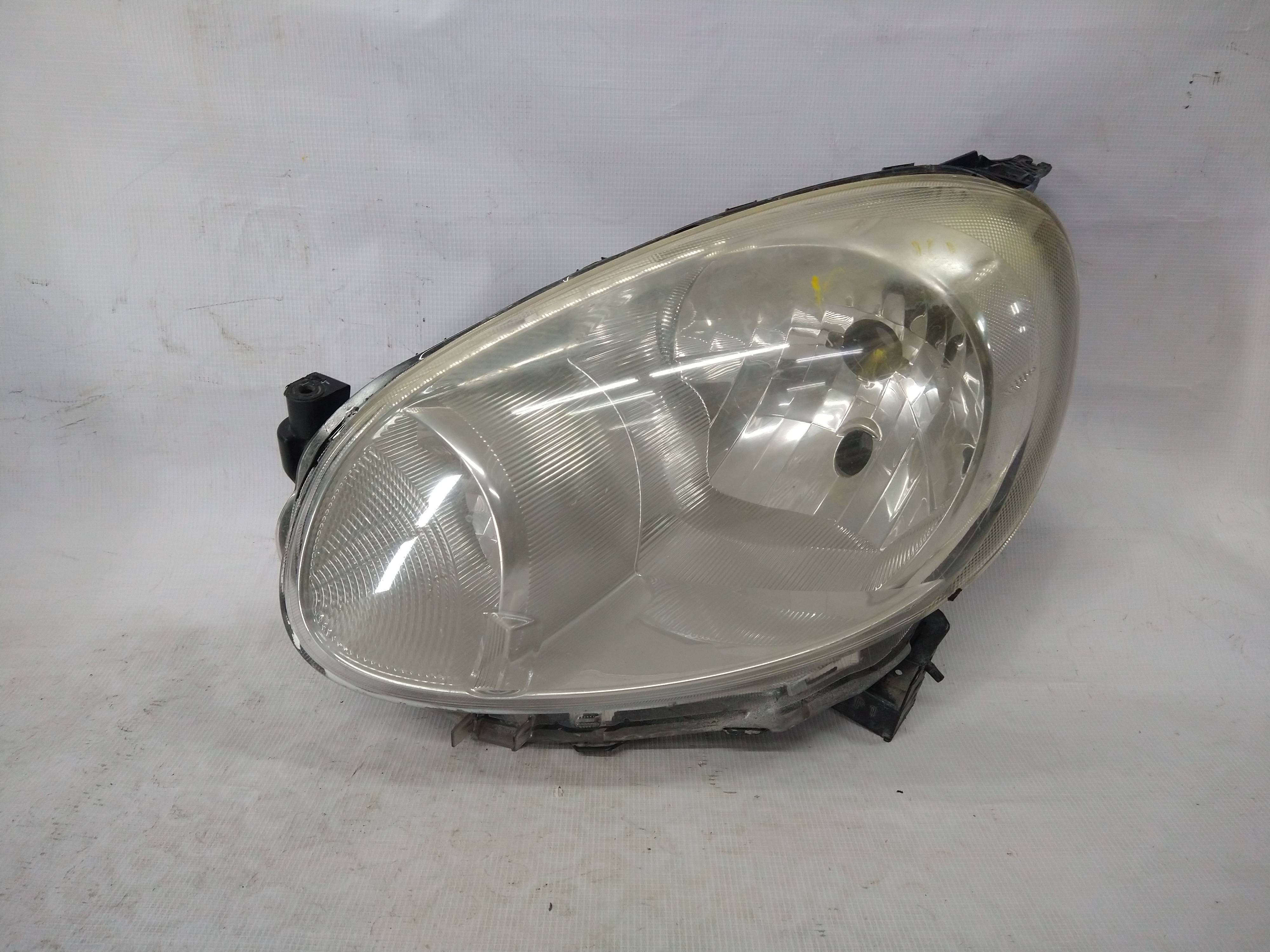 Nissan March 2012 - 2014 Faro Izquierdo Usado Original
