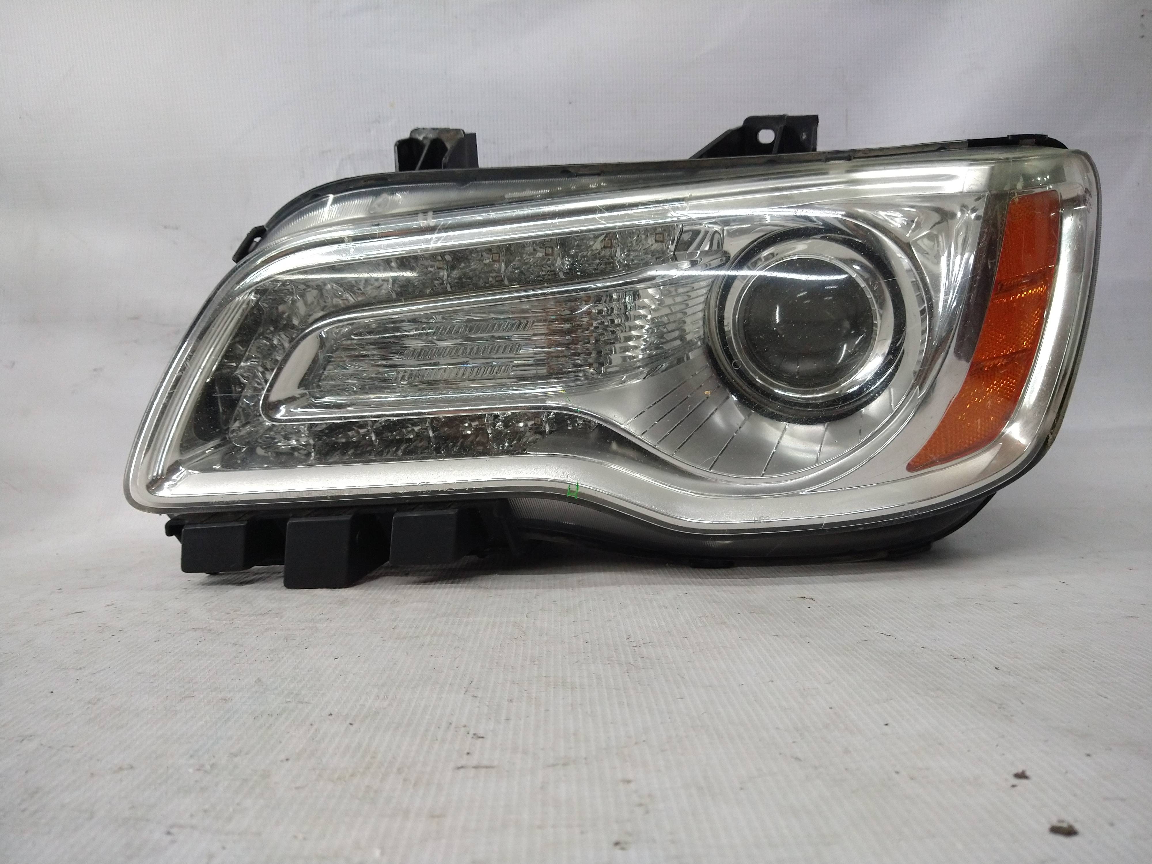 Chrysler 300 2011 - 2014 Faro Izquierdo Usado Original
