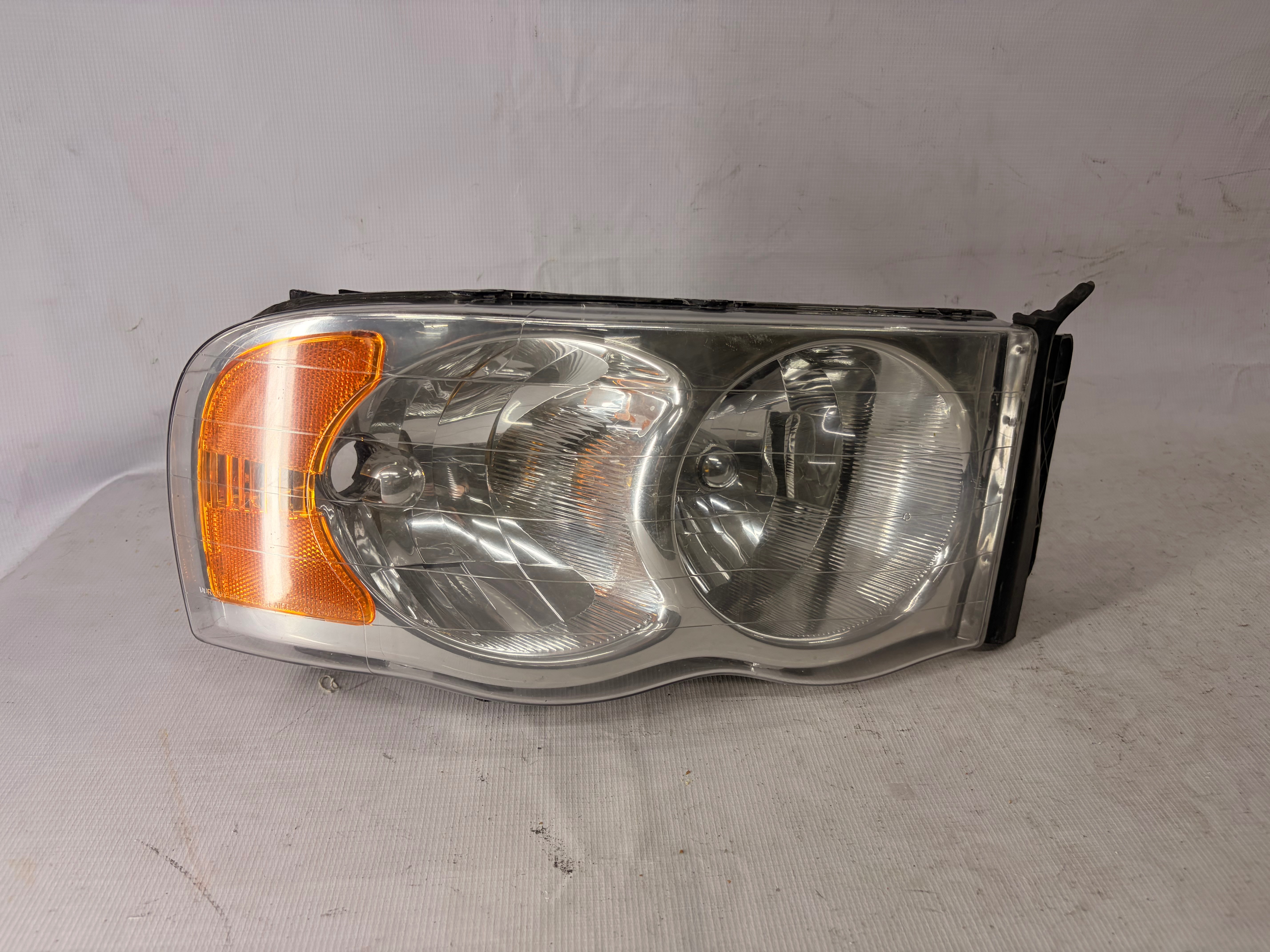 Ram 1500 2002 - 2005 Faro Derecho Usado Original