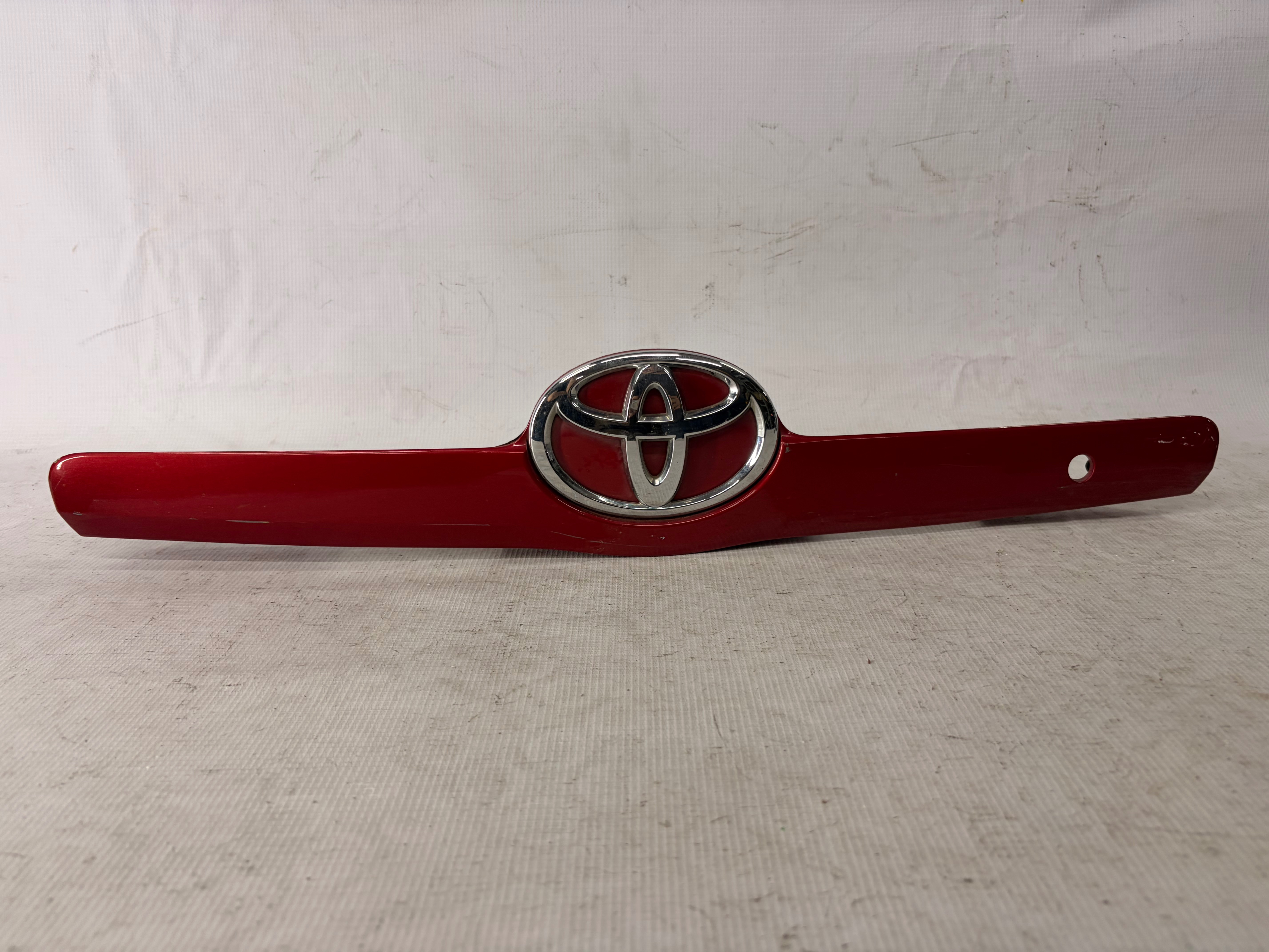 Toyota Corolla 2003 - 2008 Moldura Trasera Usado Original