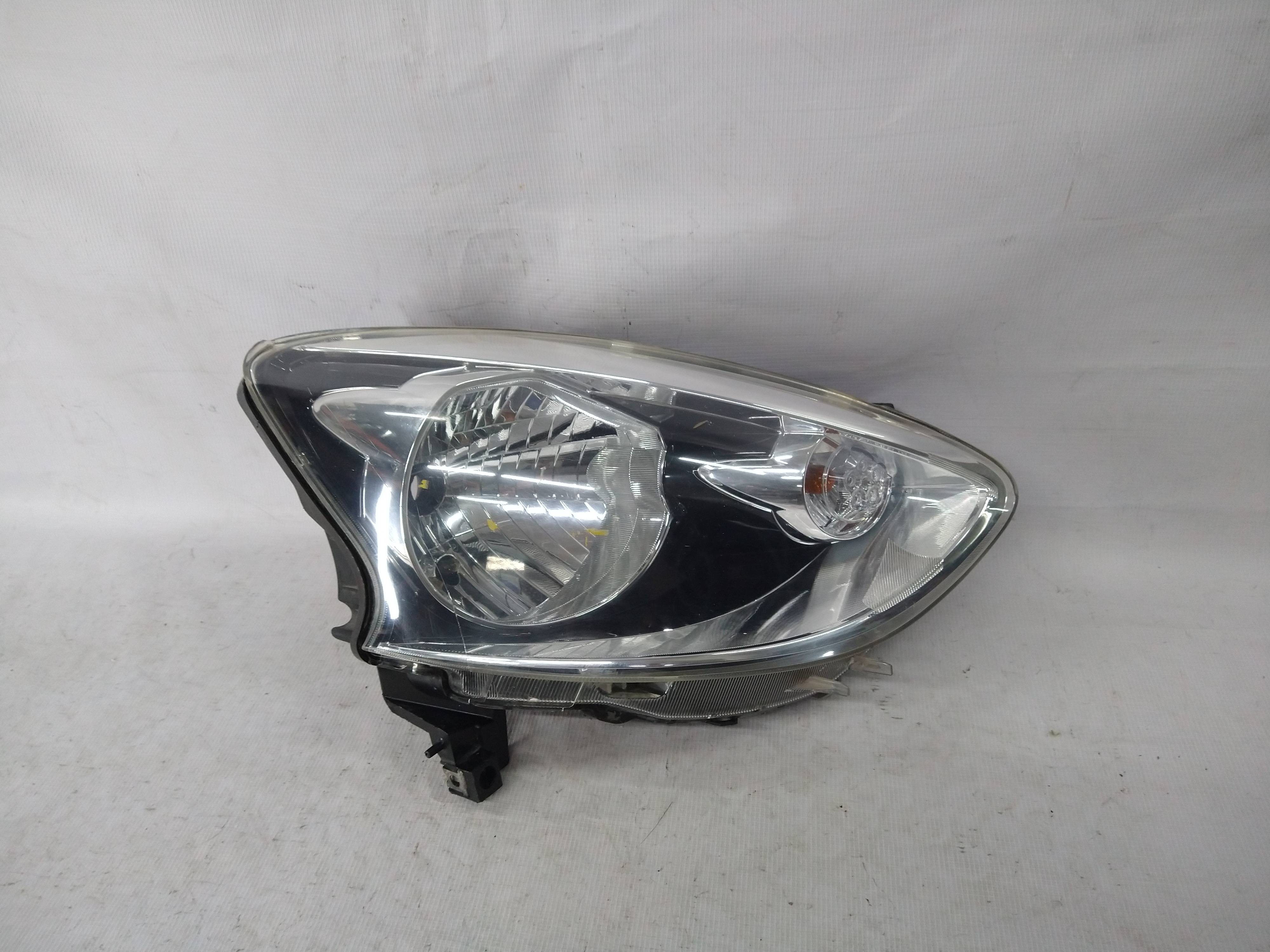 Nissan March 2015 - 2019 Faro Derecho Usado Original