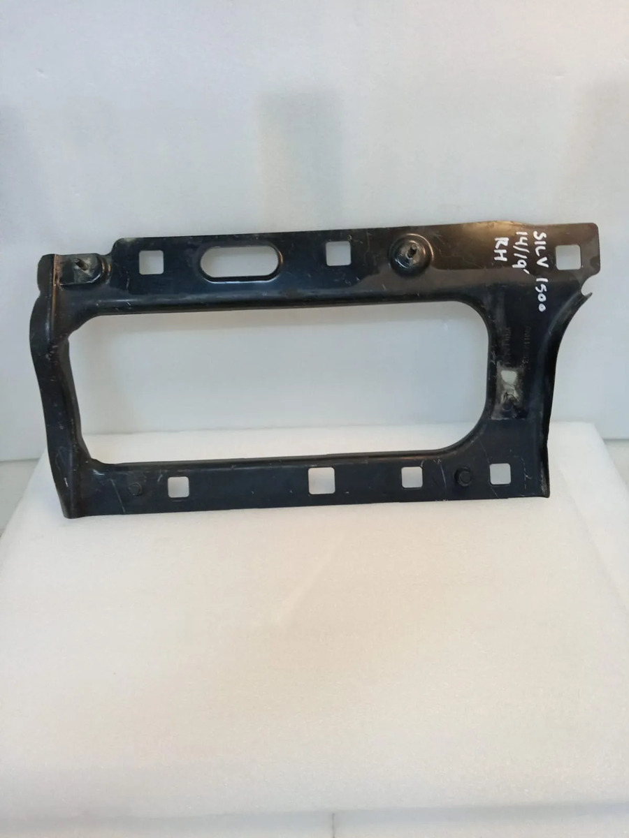 Base De Faro Delat. Derercho Chev.silverado 2014/2019.