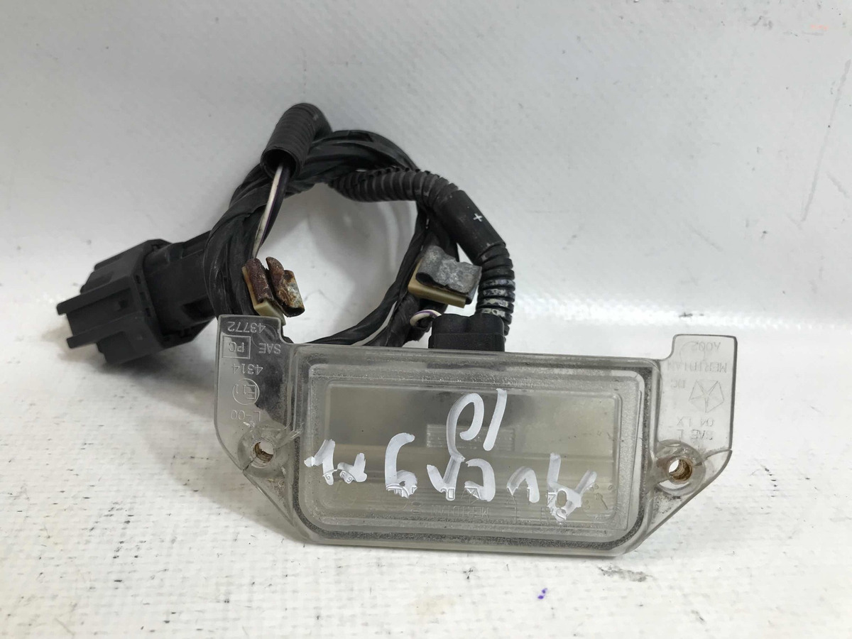 Dodge Avenger 2010 Al 2012 Luz De Placa Trasera
