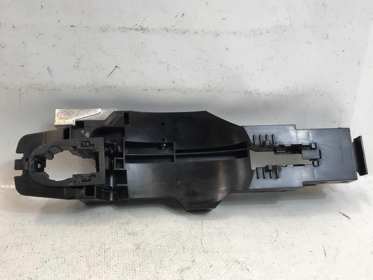 Nissan Versa 2012 Al 2018  Base  De Manija Delantera Derecha