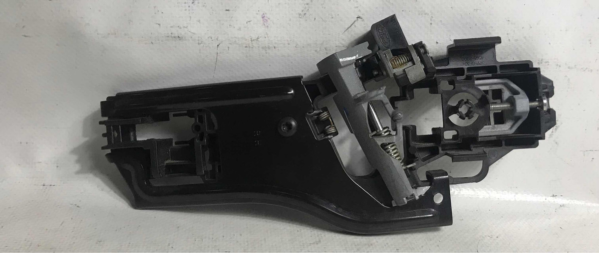 Ford Fiesta 2013 Al 2018 Base De Manija Delantera Derecha