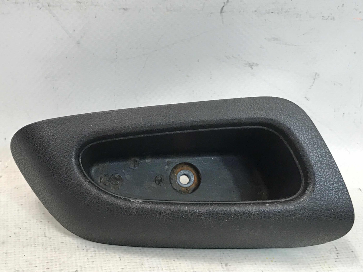 Nissan Versa 2012-2019 Moldura Int Jaladera Delantero Dercho