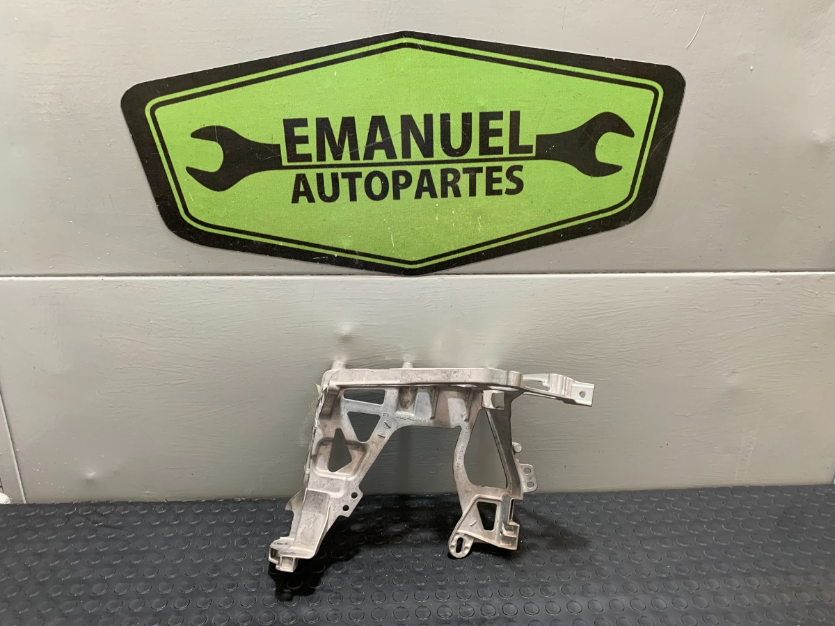Base De Faro Derecha Mercedes-benz Clase C 2015 - 2017