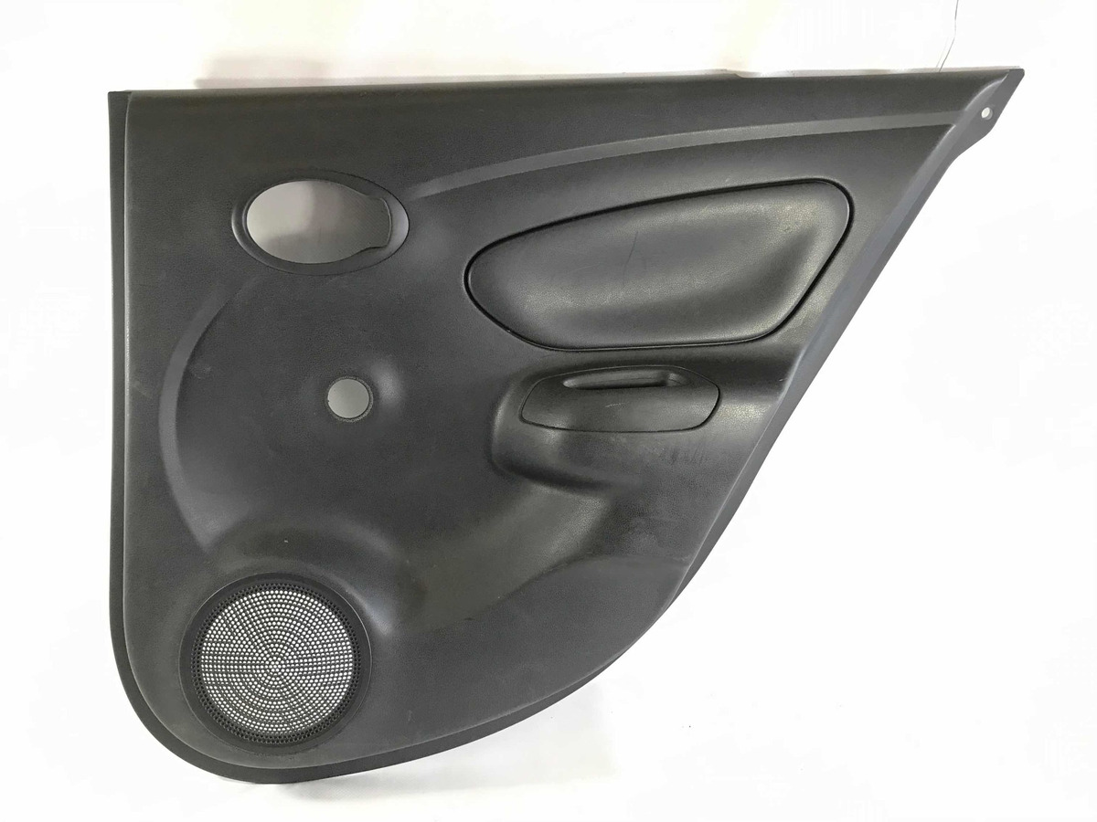 Nissan Versa 2012-2018 Tapa Vestidura Trasera Derecha - vista 1
