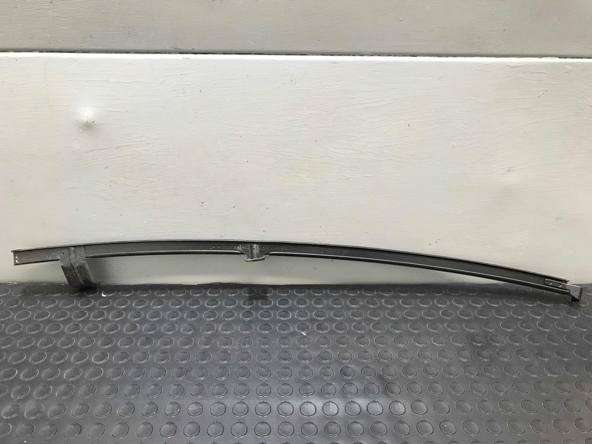Nissan Versa 2012 Al 2019 Guia De Cristal Trasero Izquierdo