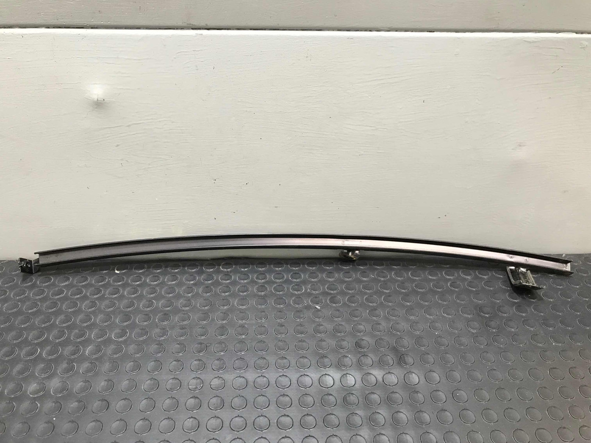 Nissan Versa 2012 Al 2019 Guia De Cristal Trasero Izquierdo