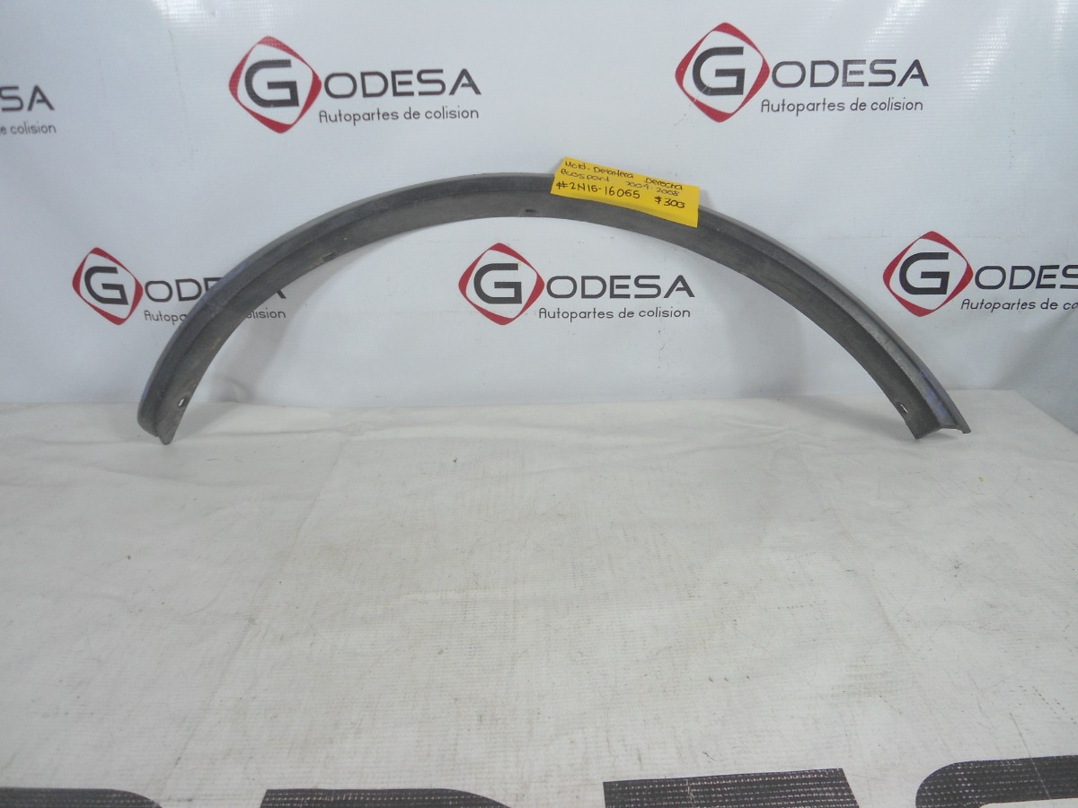 Moldura De Arco Delantera Derecha Ecosport 04-08 Usada - vista 1