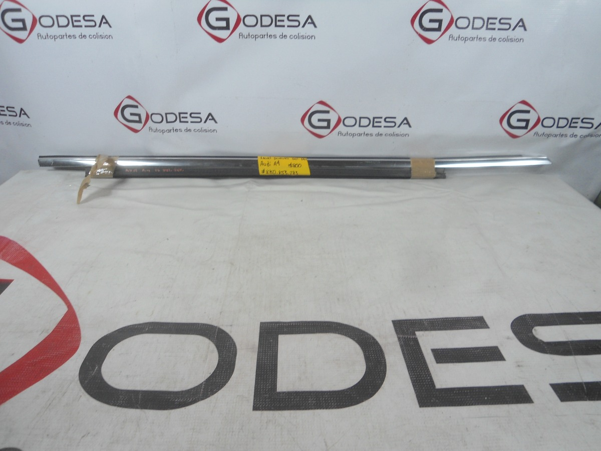 Moldura De Puerta Delantera Derecha Audi A4 Usado 