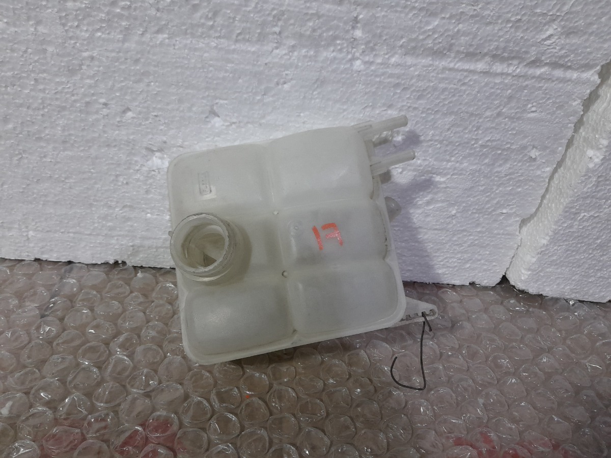 Deposito Limpiaparabrisa Mazda 3 09-13 Original