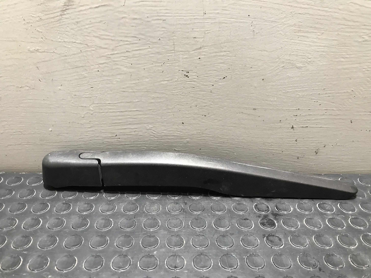 Ford Escape 2013 Al 2018 Brazo Pluma Limpia Medallon