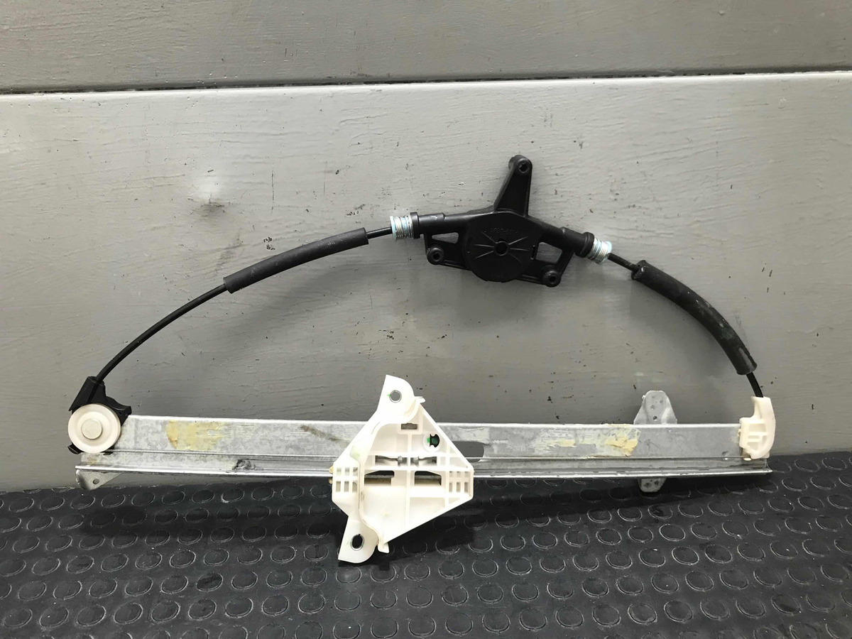 Mazda 3 2014 Al 2018 Mecanismo Cristal Delantero Derecho
