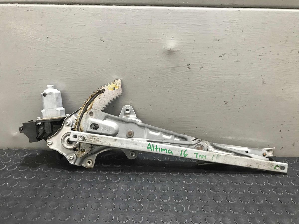 Nissan Altima 2007 Al 2016 Motor Cristal Trasero Izquierdo