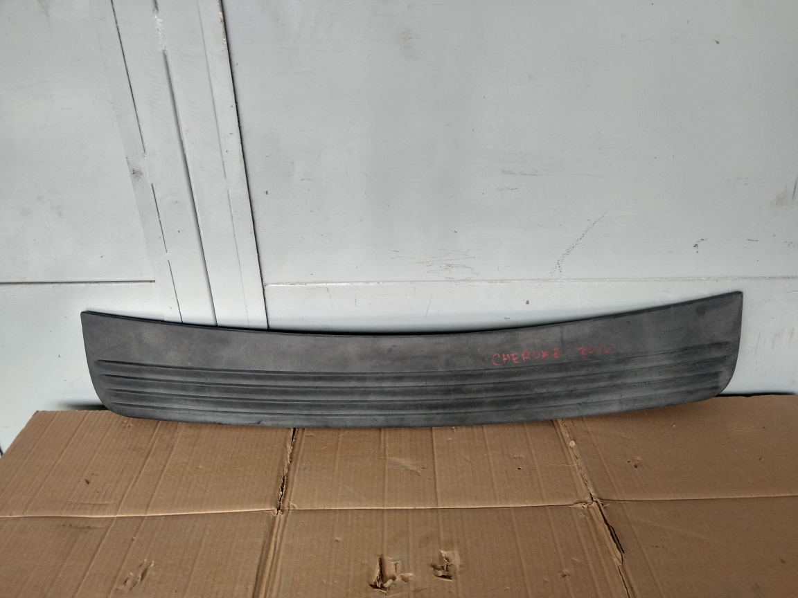 Jeep Cherokee 2000 Al 2005 Moldura De Fascia Superior 