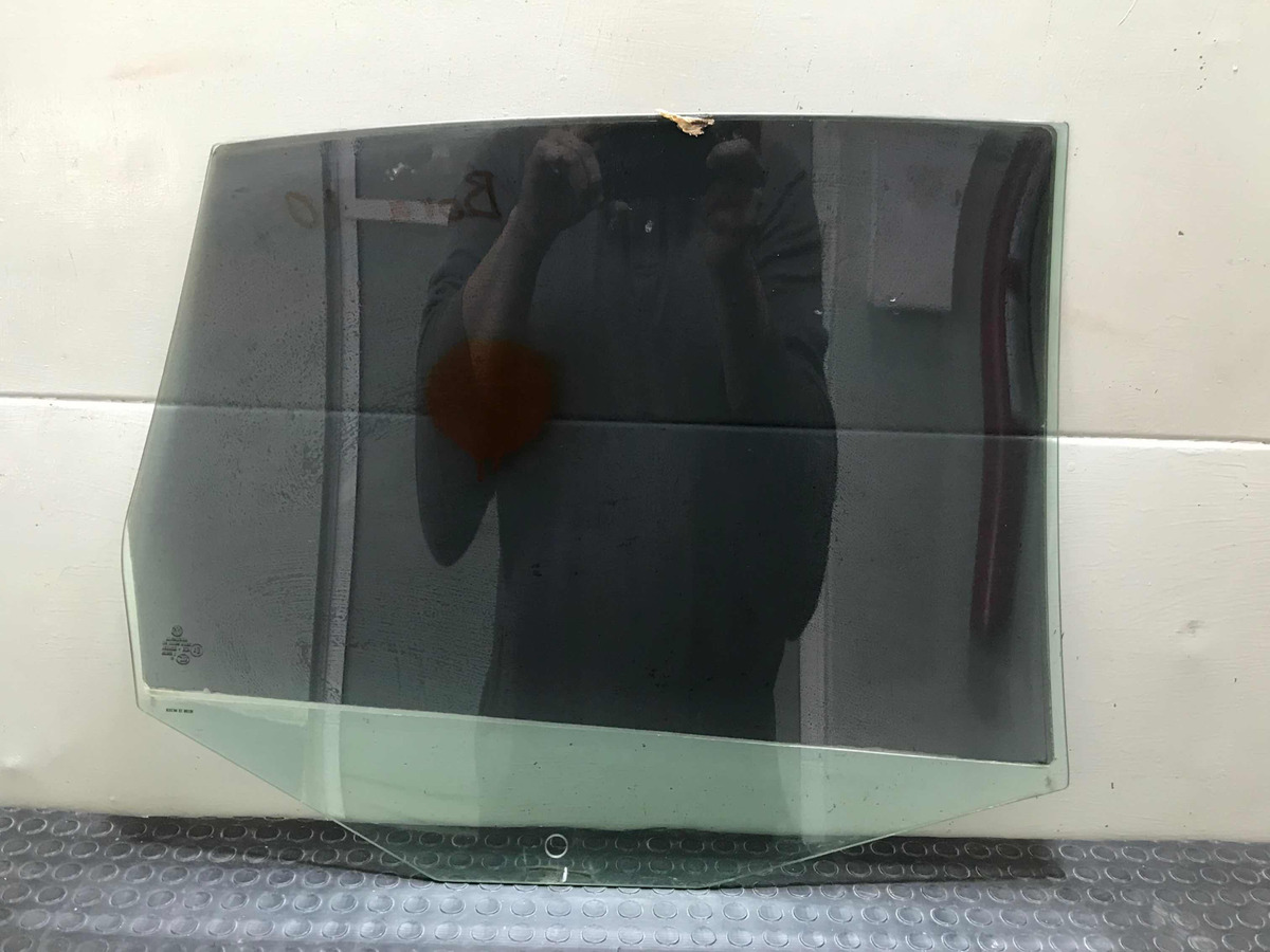 Volkswagen Bora 2005 Al 2010 Vidrio Cristal Trasero  Izq