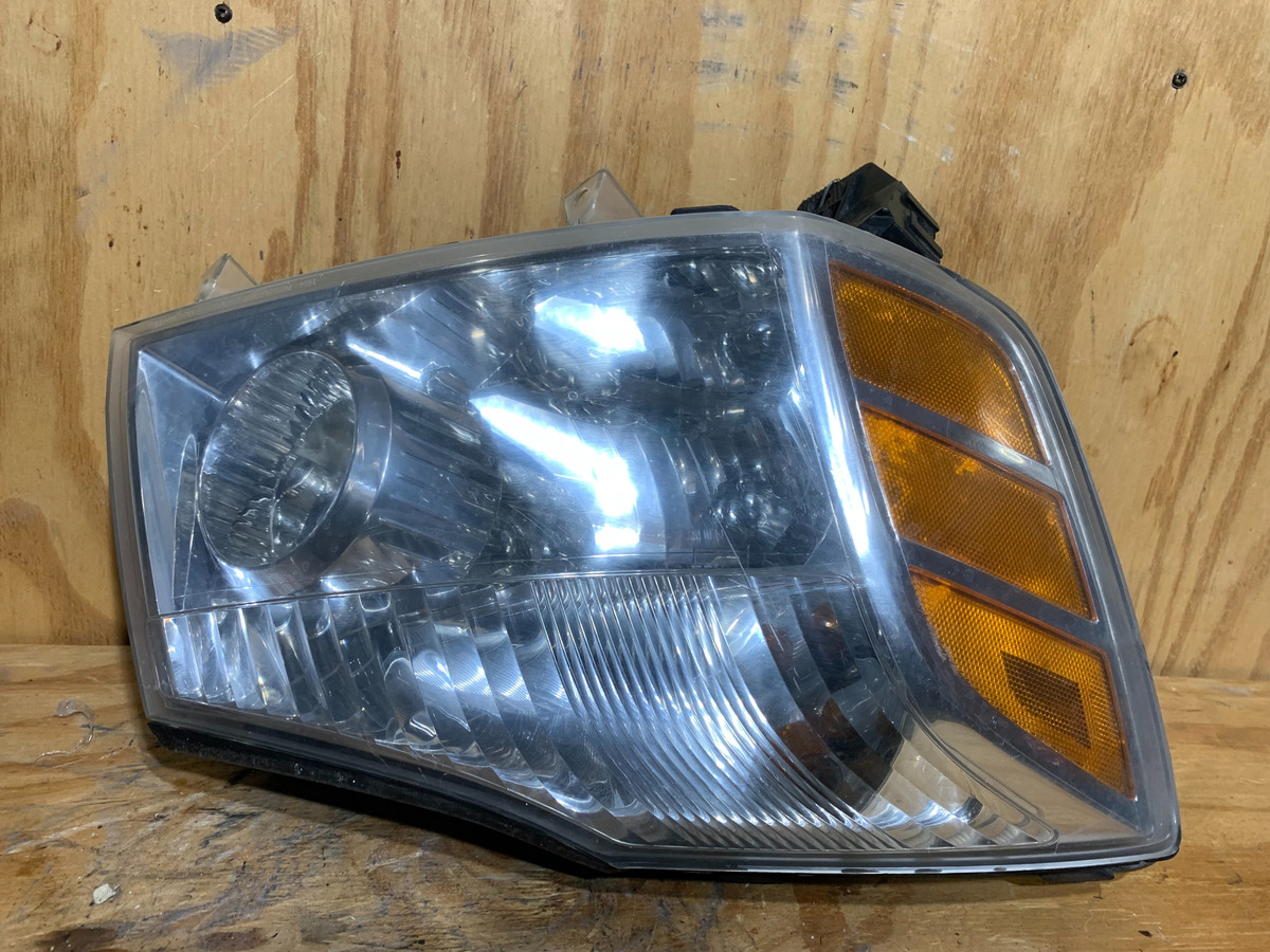 Faro Derecho Nissan Titan 2004 - 2007