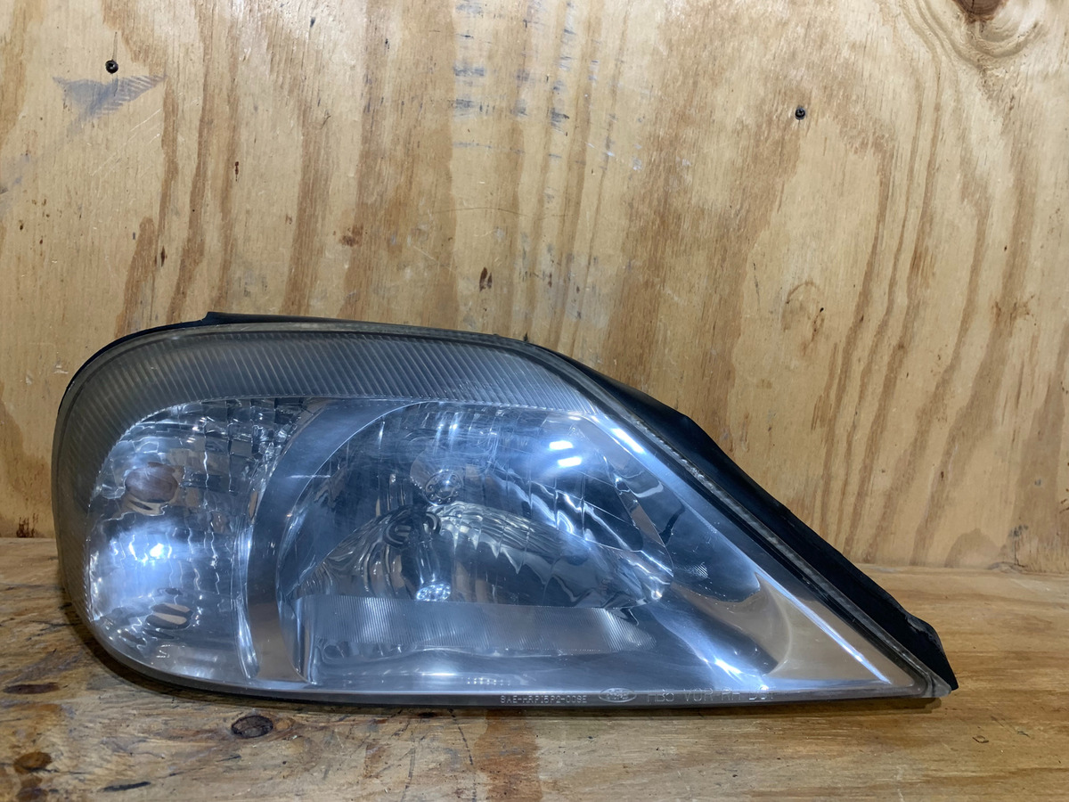 Faro Derecho Ford 2000 - 2004