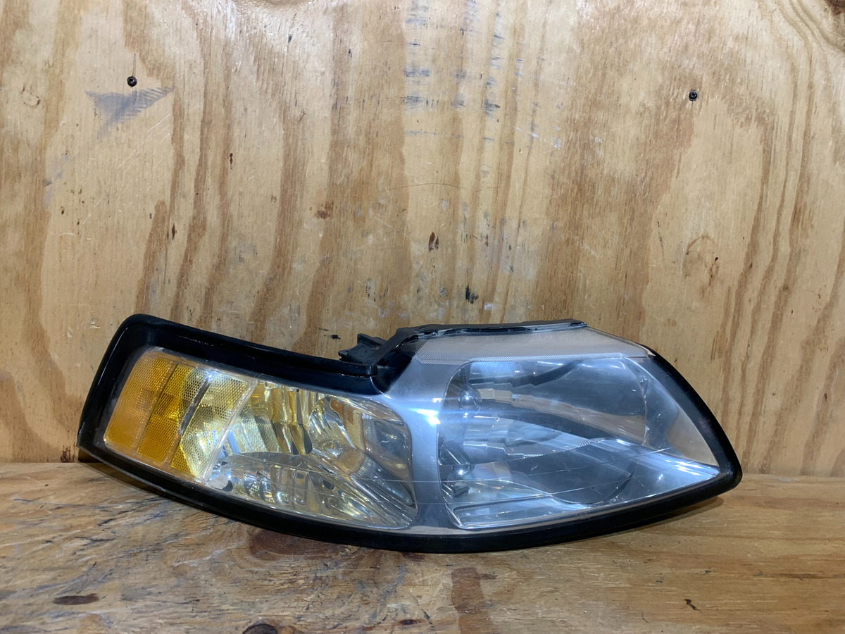 Faro Derecho Ford Mustang 2001 2004