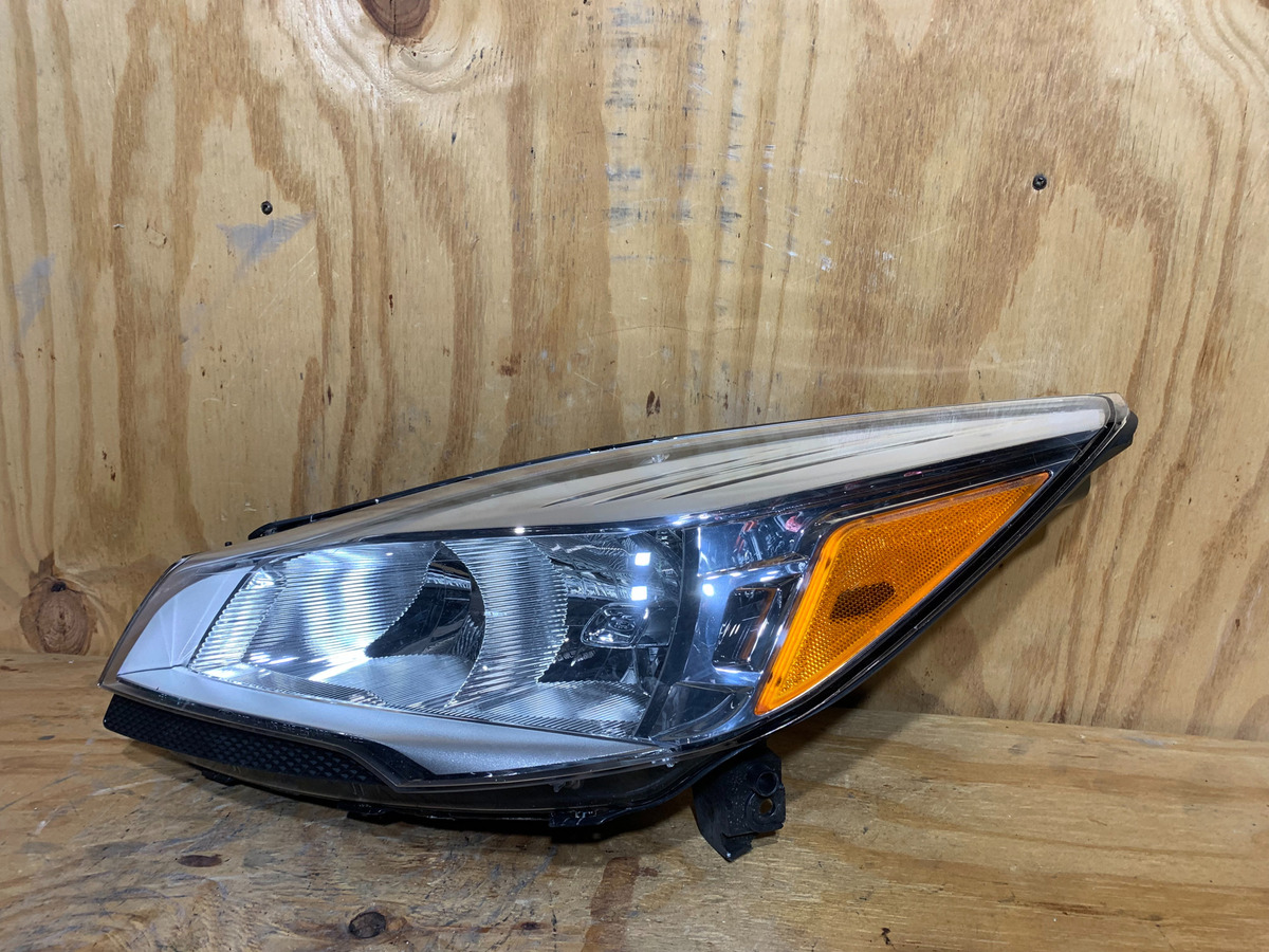 Faro Izquierdo Ford Focus 2013 - 2016
