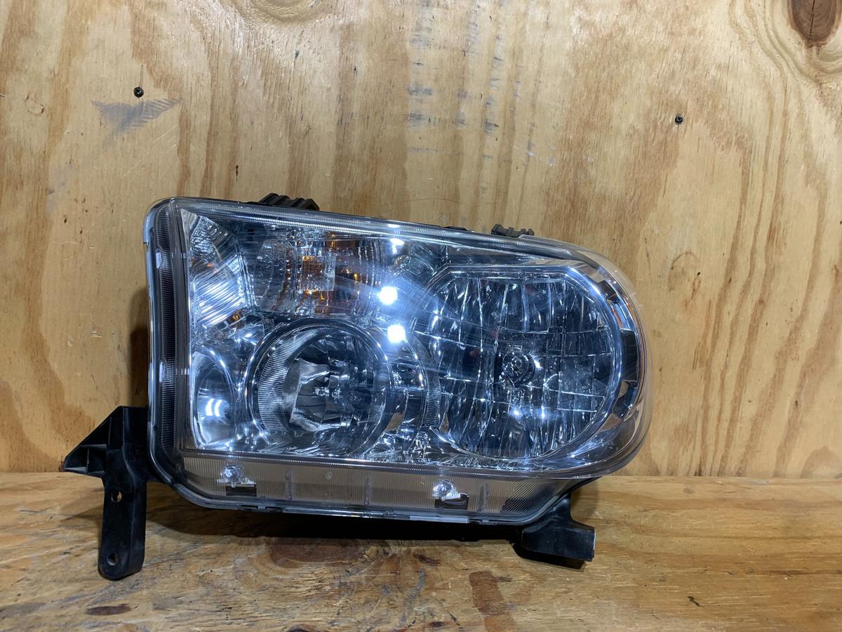 Faro Izquierdo Toyota Tundra 2008 - 2013