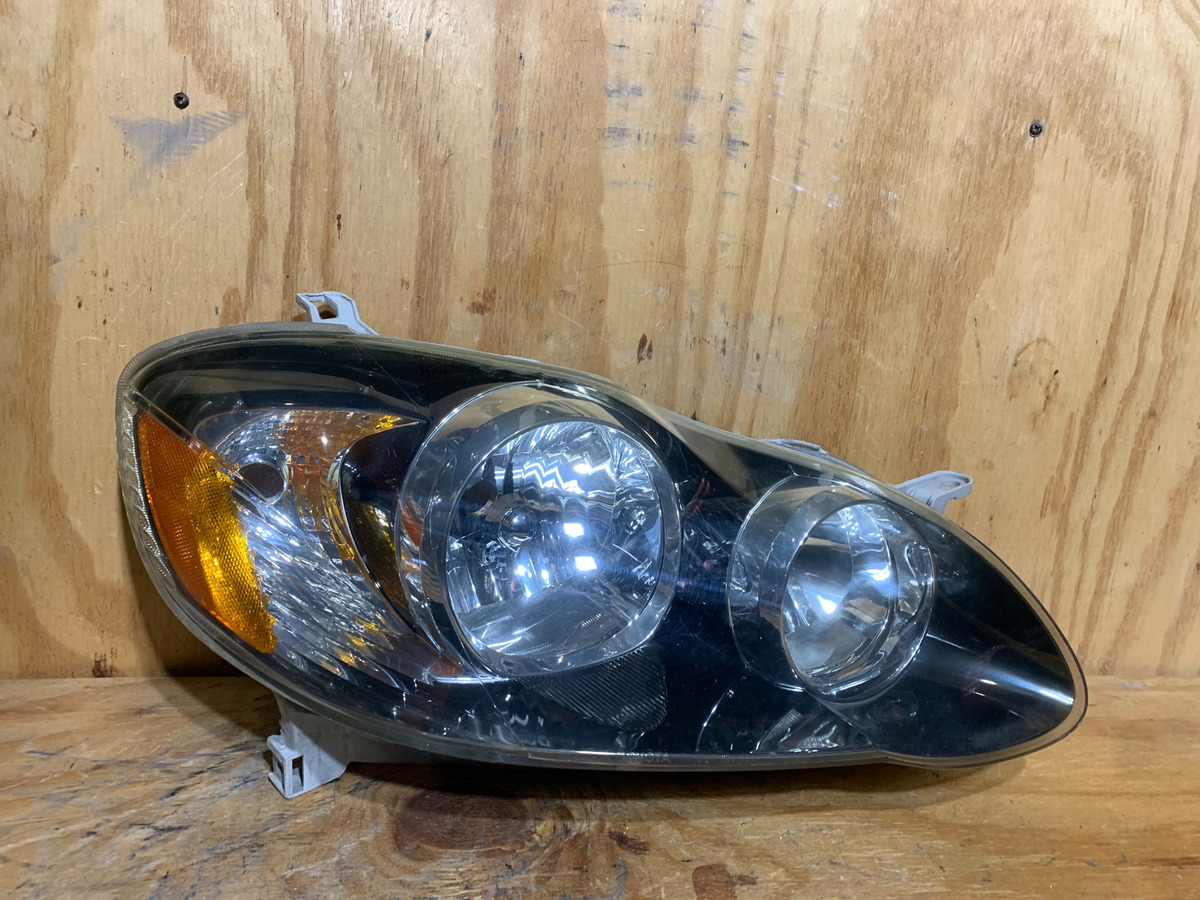 Faro Derecho Toyota Corolla 2005 2008