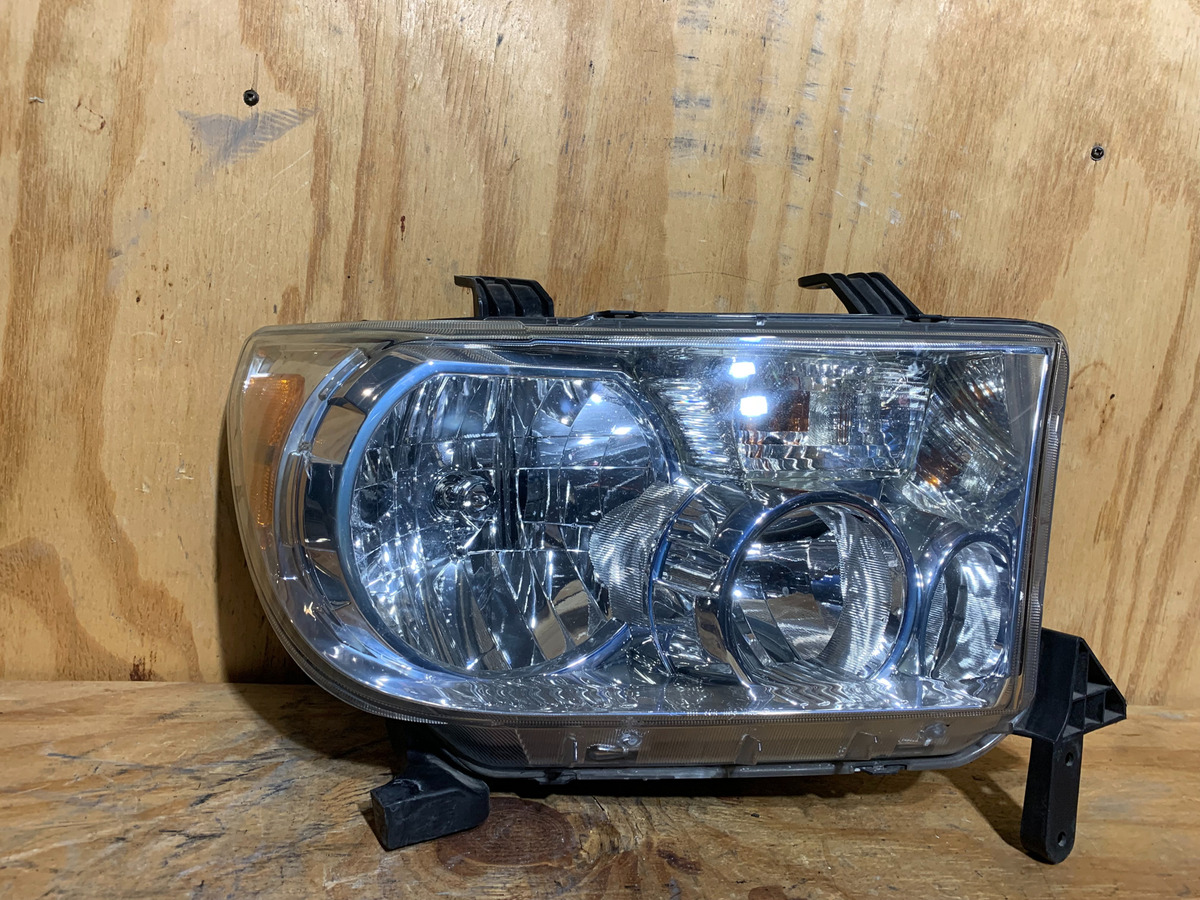 Faro Derecho Toyota Tundra 2008 - 2013