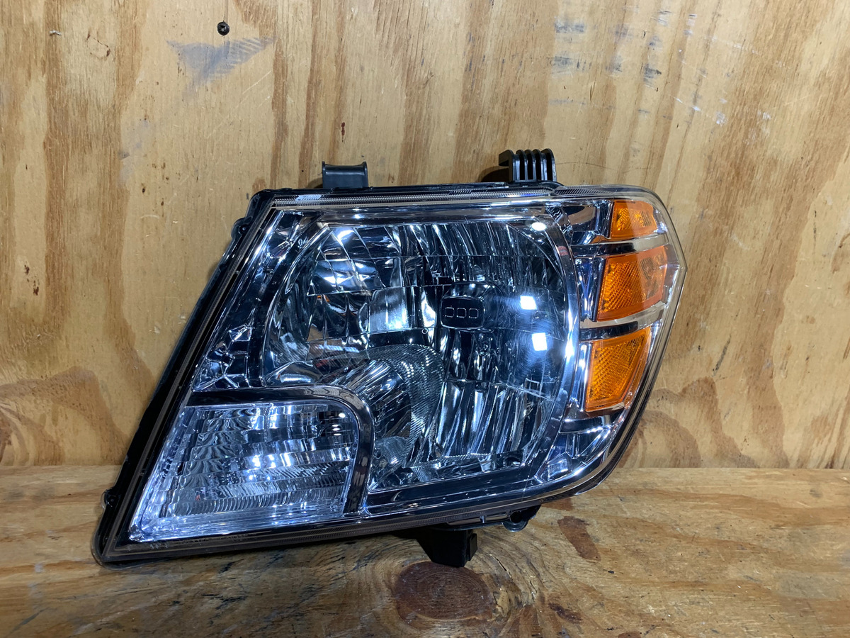 Faro Izquierdo Nissan Frontier 2009 - 2010