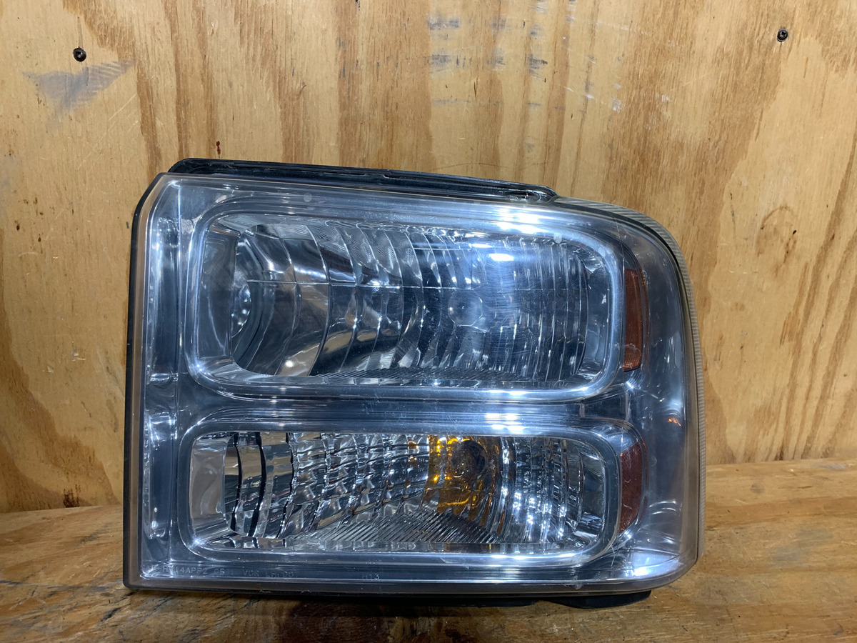 Faro Derecho Ford F-350 2005 - 2007