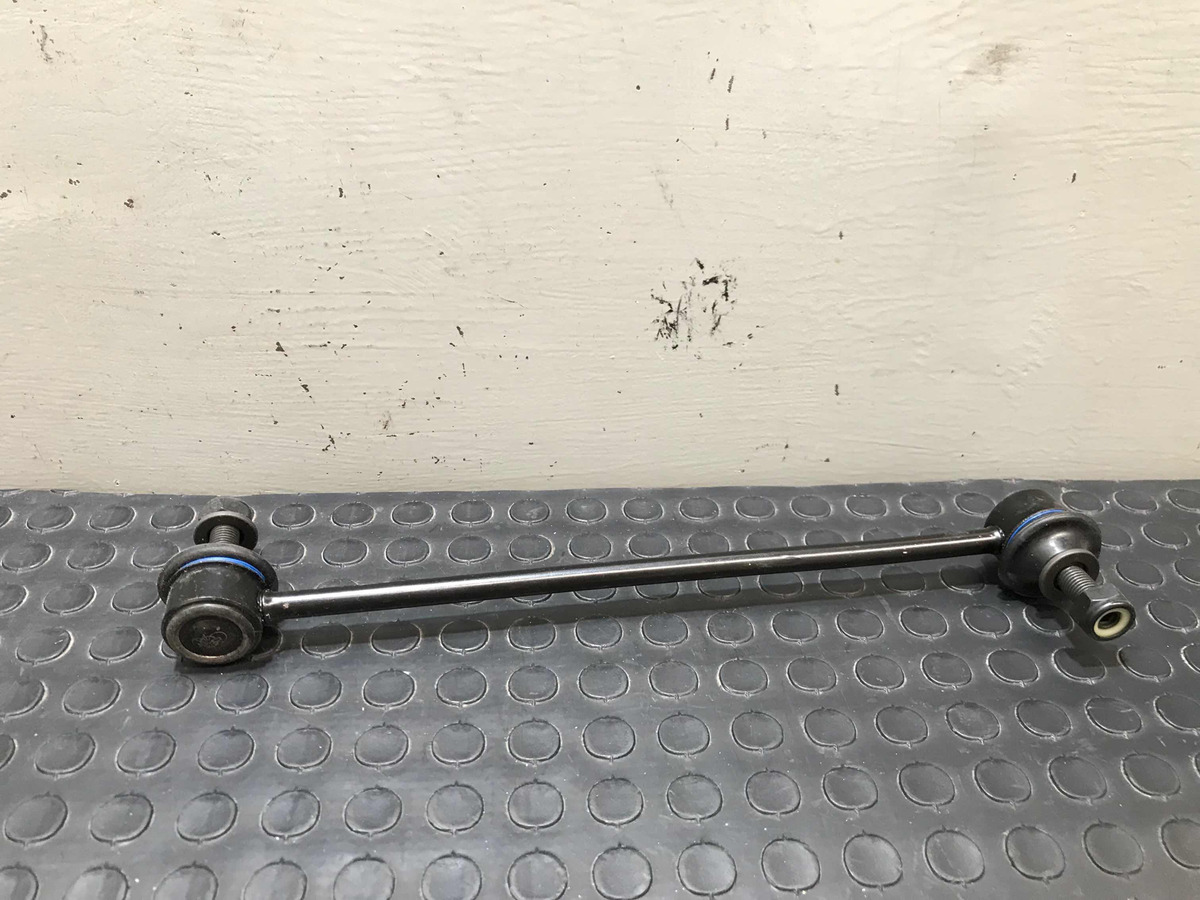 Mazda 3 2009 Al 2013 Tornillo Estabilizador Derecho