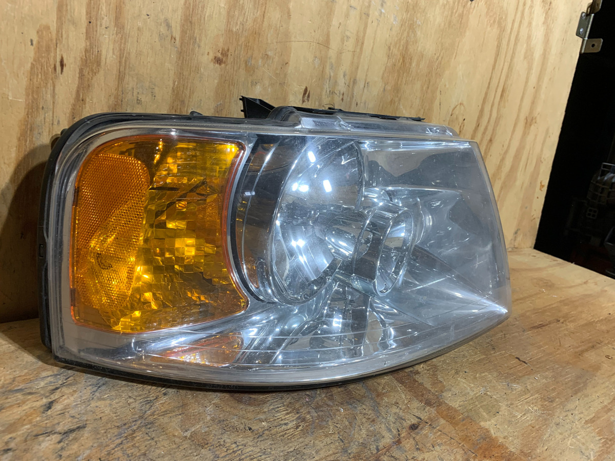 Faro Derecho Ford Expedition 2003 2006