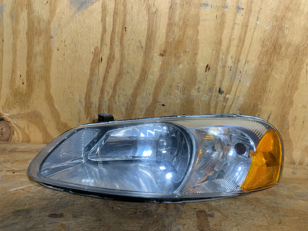 Faro Izquierdo Dodge Stratus 2001 - 2006