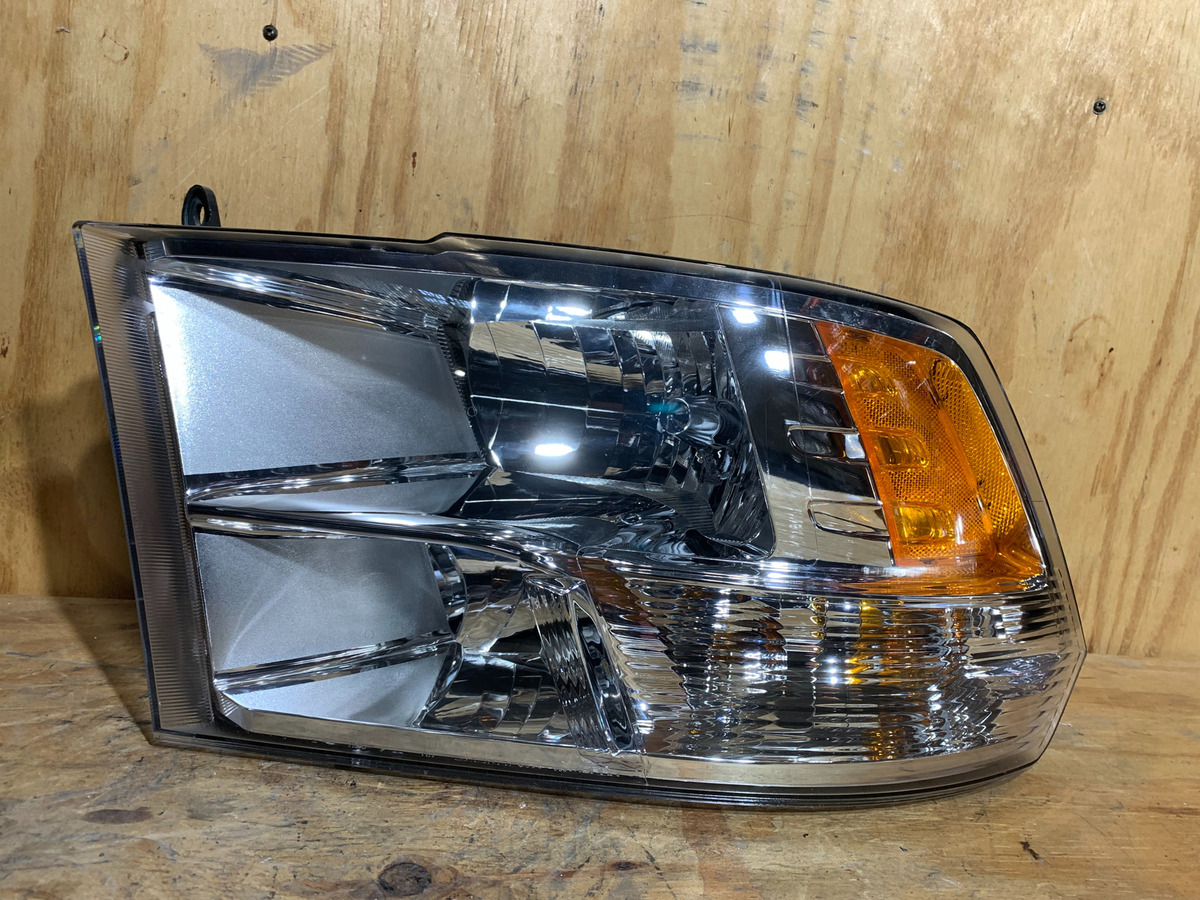 Faro Izquierdo Dodge Ram 2017