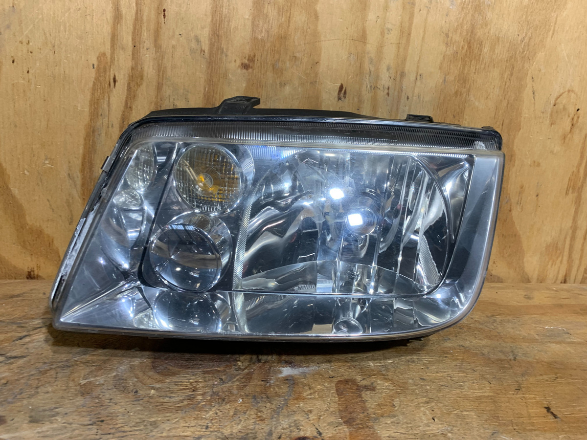 Faro Izquierdo Volkswagen Jetta 1999 - 2006