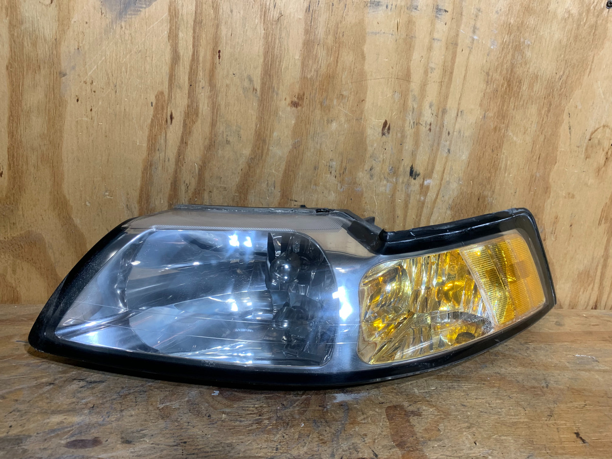 Faro Izquierdo Ford Mustang 2001 2004