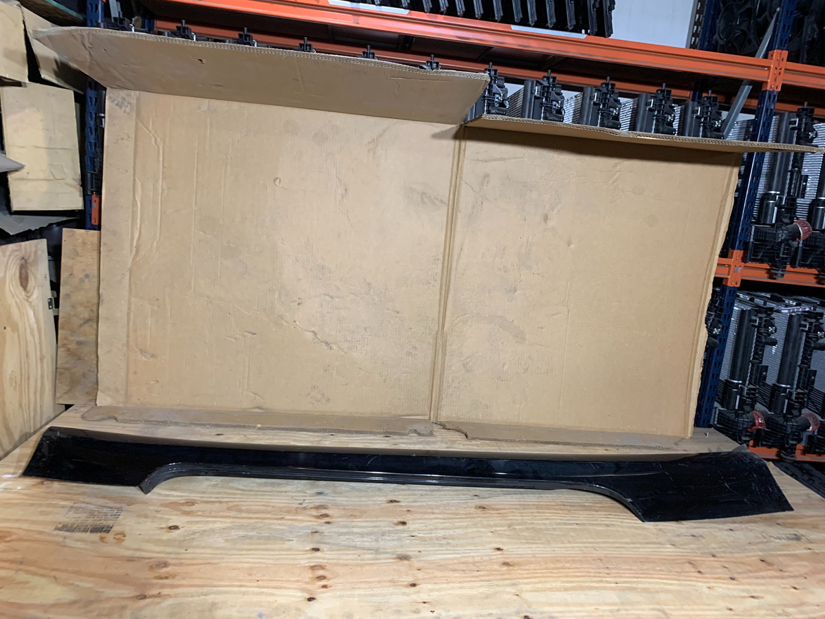 Estribo Derecha Hyundai Genesis 2010 - 2016